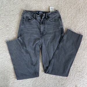 Hollister Ultra High-Rise Mom Jean | Size 00